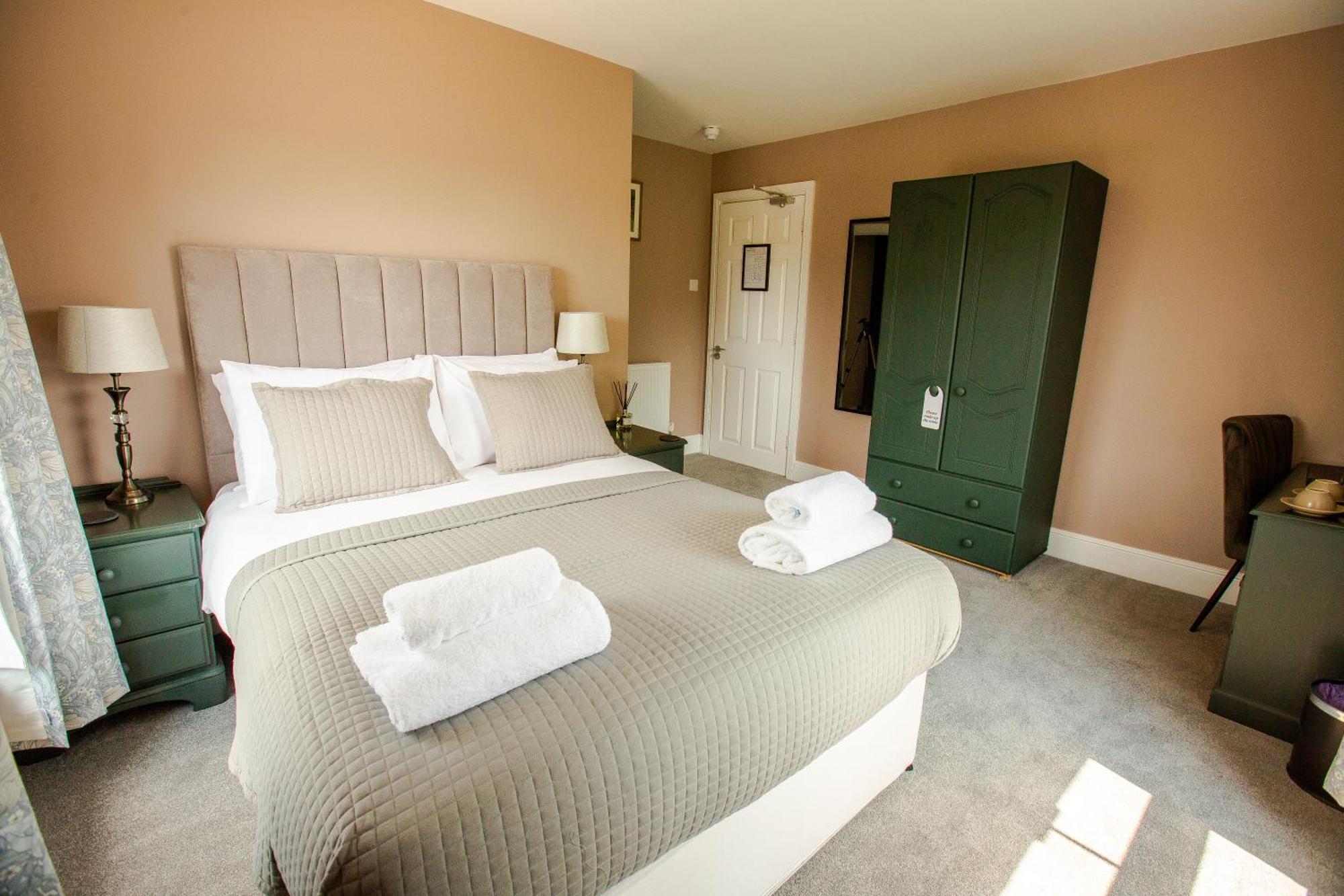 Woodfalls Inn Redlynch  Extérieur photo