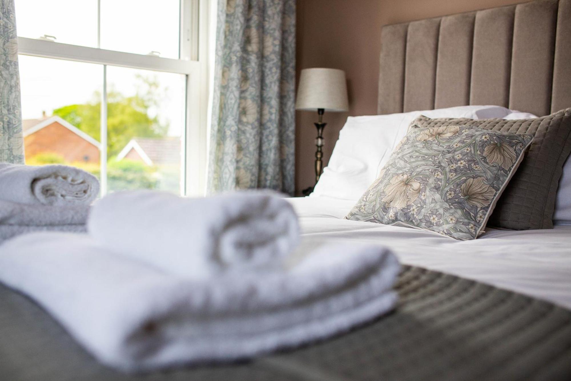 Woodfalls Inn Redlynch  Extérieur photo