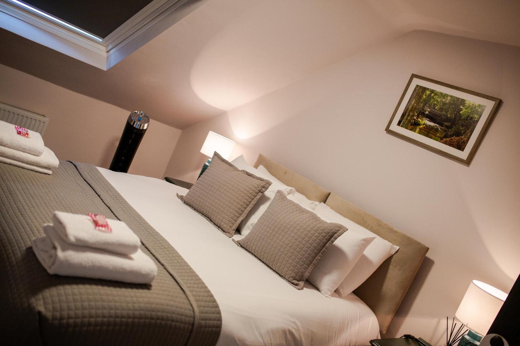 Woodfalls Inn Redlynch  Extérieur photo